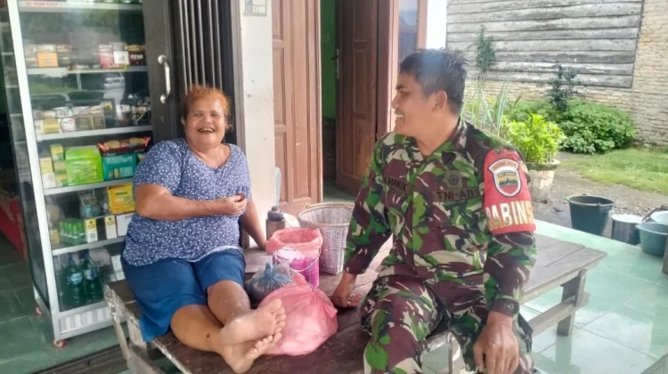 Babinsa Koramil 07/Salak Bangun Kepercayaan dan Kemanunggalan TNI-Rakyat