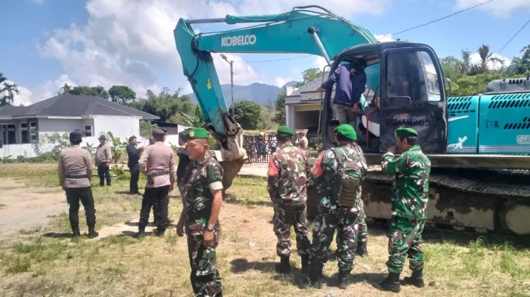 Dikawal Aparat Gabungan, Eksekusi Lahan Gereja GKPI Salak Berjalan Kondusif