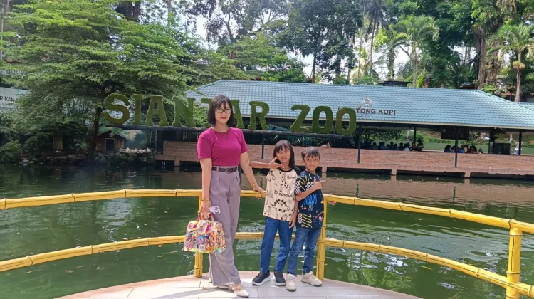 Yuk Ajak si Kecil Liburan ke Kebun Binatang, Berikut 5 Manfaatnya