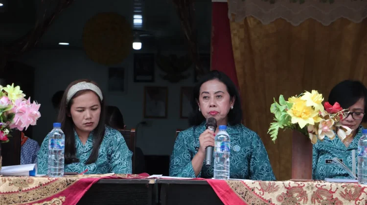 Ketua TP PKK Dairi lakukan Pembinaan PKK Di Desa Bulu Duri
