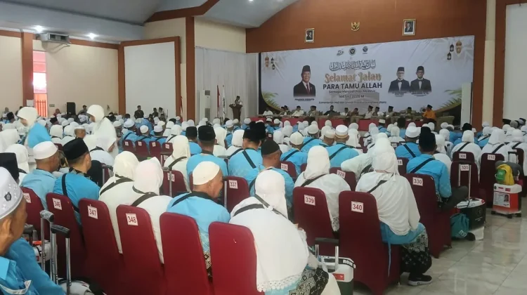 Jemaah Haji Kloter 4 Embarkasi Medan Dilepas ke Tanah Suci