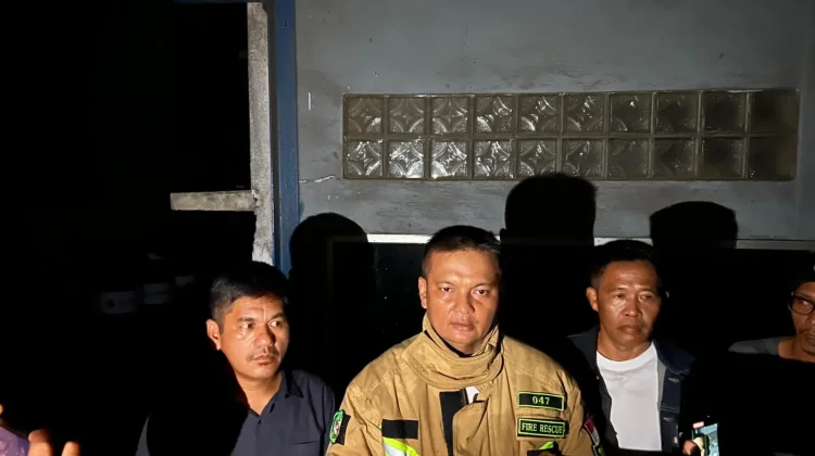 Damkarmat Medan Berhasil Padamkan Kebakaran di PT. Agro