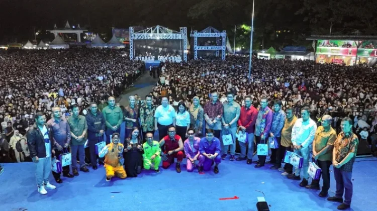 Puncak HUT ke-155 Pematangsiantar Meriah, Ribuan Warga Padati Lapangan Adam Malik