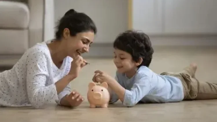 Cara Efektif Membiasakan Anak Menabung sejak Dini