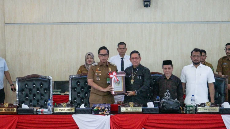 Rico Terima Rekomendasi DPRD atas LKPJ 2025, Siap Tingkatkan Kinerja Pemko Medan