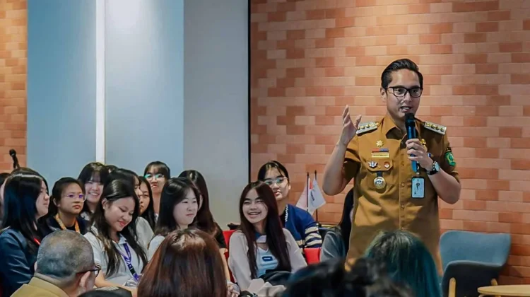 Rico Waas Ajak Mahasiswa Binus Medan Bangun Mindset Wirausaha