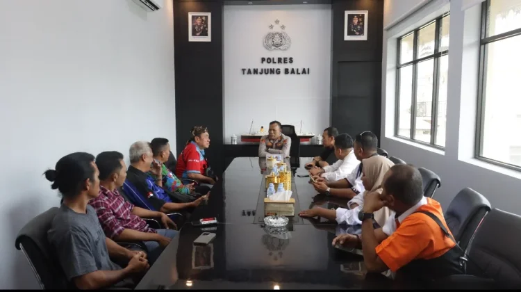 Kapolres Tanjungbalai Ajak Buruh Rayakan May Day dengan Silaturahmi