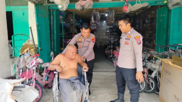 Polres Tanjungbalai Berikan Bantuan Kursi Roda