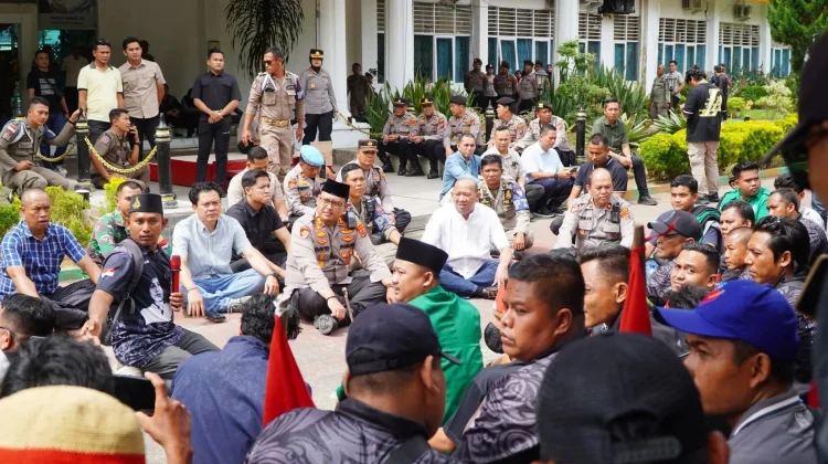 Bupati Langkat Duduk Bersama Massa Aksi May Day, Tegaskan Komitmen Bela Hak Buruh