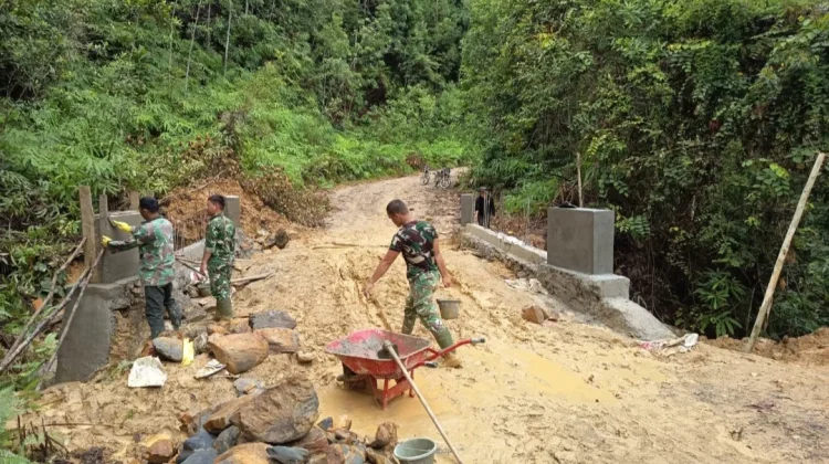 TNI Bangun Dua Jembatan di Pakpak Bharat