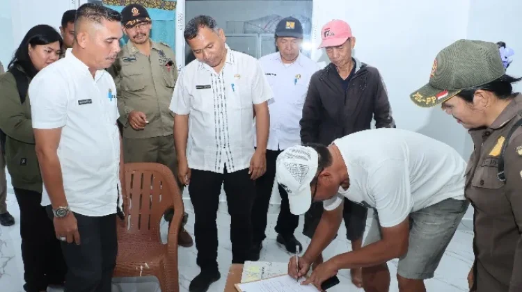 Pemkab Samosir Hentikan sementara Pembangunan Villa di Tuktuk Siadong