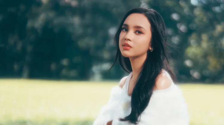 Lyodra Rilis "Pura-Pura", Balada Patah Hati Karya Andmesh Kamaleng