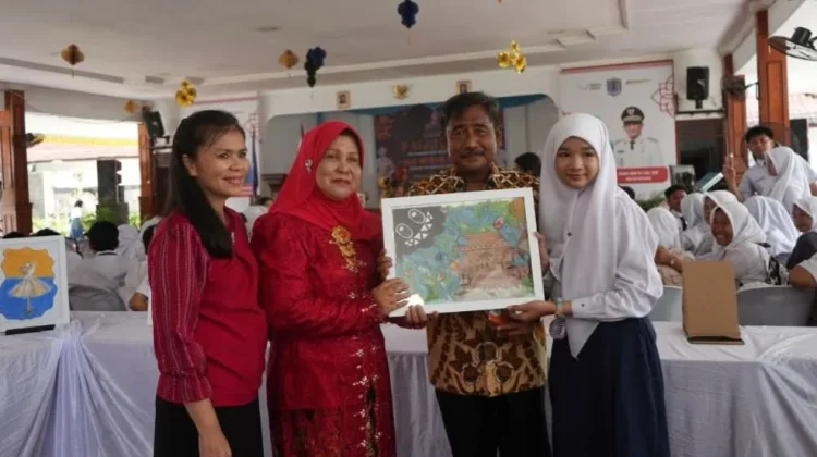 Wali Kota Binjai Apresiasi Pagelaran dan Pameran Seni Rupa SMP Negeri 3 Binjai