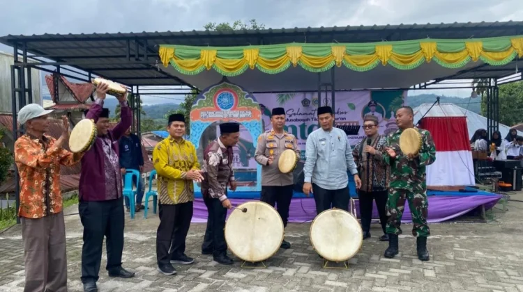 TNI-Pemda Perkuat Sinergi Melalui Pembukaan MTQ ke-XXIII Kecamatan Kerajaan