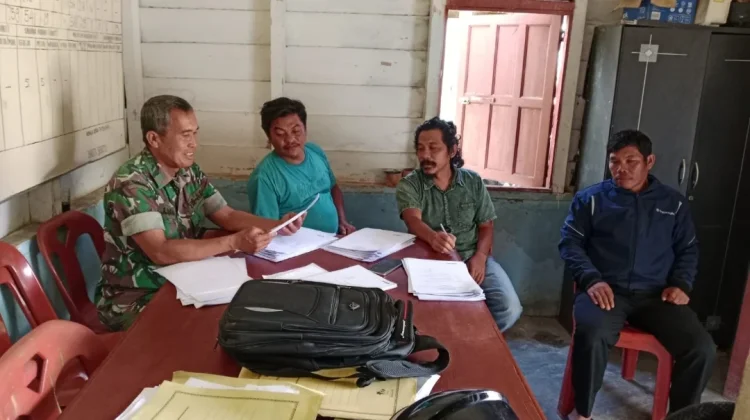 Babinsa Koramil 04/Tigalingga Perkuat Sinergi dengan Pemerintah Desa