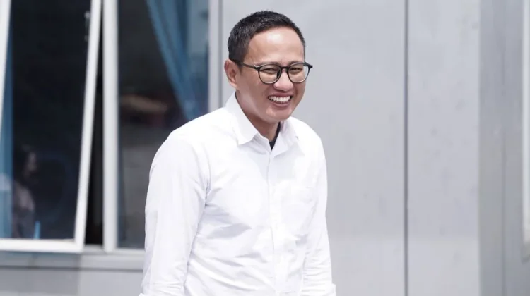 IHSG Kembali Dilanda Aksi Jual, Rupiah Parkir di Zona Merah