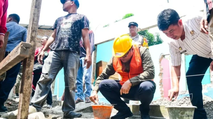 Bupati Deli Serdang Letakkan Batu Pertama Rehabilitasi Dua SD