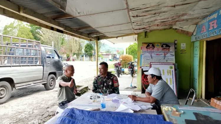 Babinsa Salak Jaga Kedekatan dengan Warga Pakpak Bharat