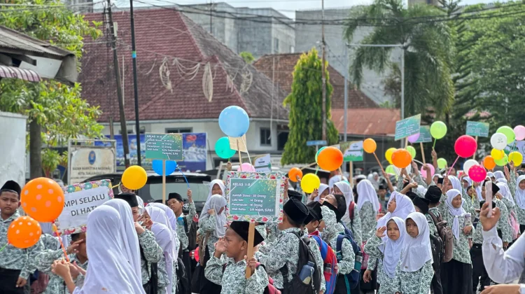 Pawai Harlah YMPI Meriahkan Jalan Utama Tanjungbalai
