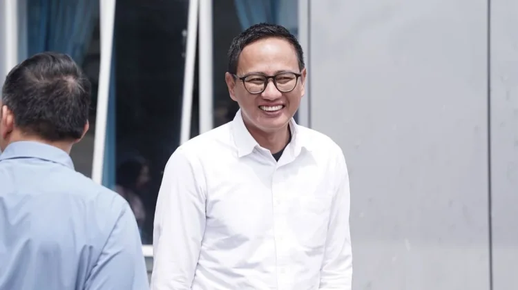 Ekonomi Tumbuh 5,61 Persen, Tidak Perlu Diglorifikasi