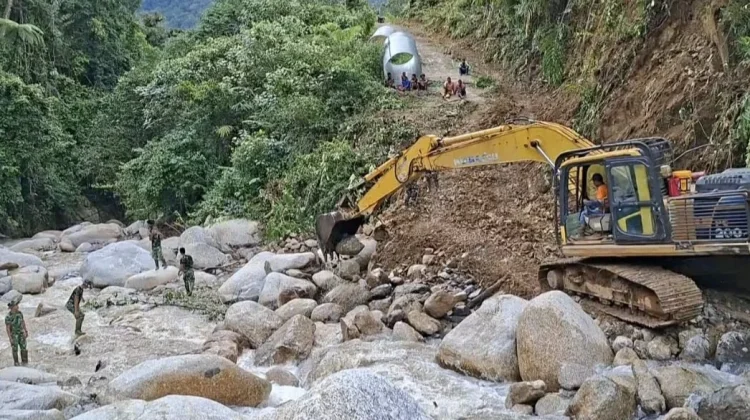 Karya Bakti Kodam I/BB  Bangun Jembatan Aramco di Aek Punati, Taput