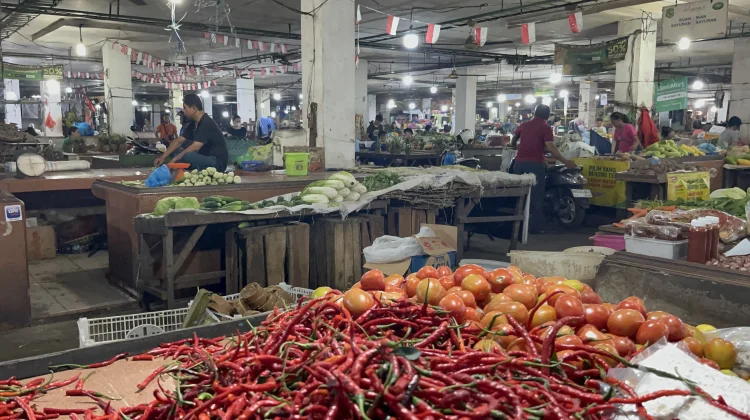 Harga Cabai dan Tomat di Pasar Petisah Medan Naik jelang Iduladha
