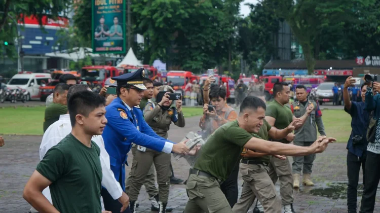 HUT Satpol PP dan Damkarmat, Rico Waas Soroti Pentingnya Pelayanan Humanis
