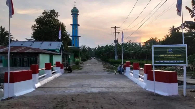 Kodim 0208 Asahan Rampungkan Jembatan Armco Desa Sumber Tani