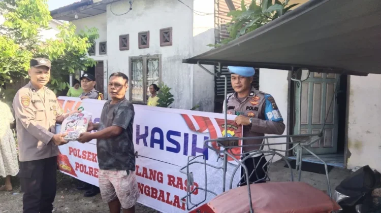 Wujud Kepedulian Sosial, Polsek Sei Tualang Raso Berbagi Sembako