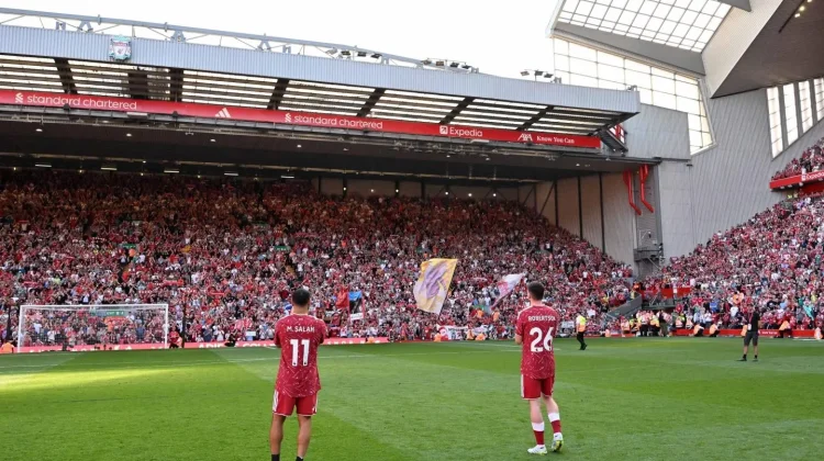Andy Robertson dan Mohamed Salah mengatakan perpisahan emosional di Anfield
