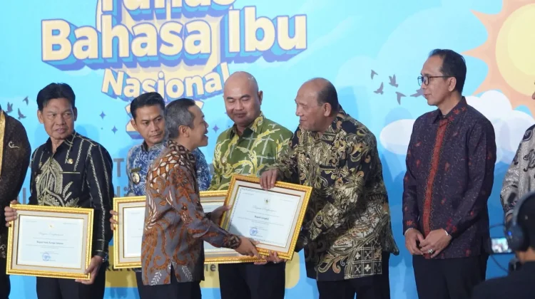 Pemkab Langkat Raih Penghargaan Revitalisasi Bahasa Daerah dari Kemendikdasmen