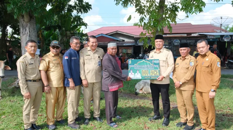 Sambut Iduladha, Pemkab Batu Bara Serahkan 61 Ekor Sapi Kurban