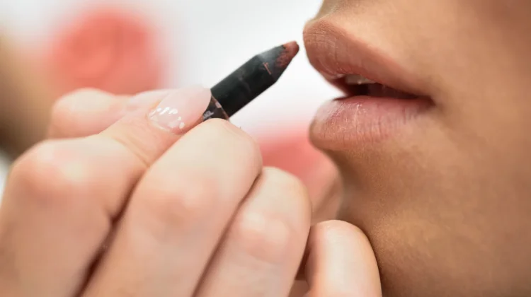 Sentuhan Futuristik di Balik Packaging "Lip Tint"