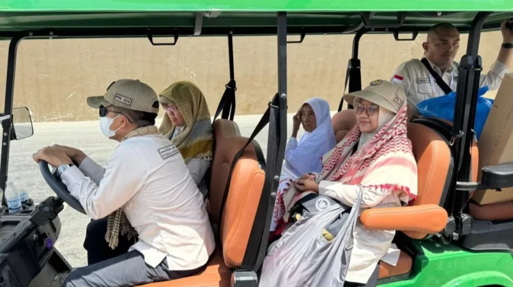 Golfcar Bantu Mobilitas Lansia saat Puncak Haji