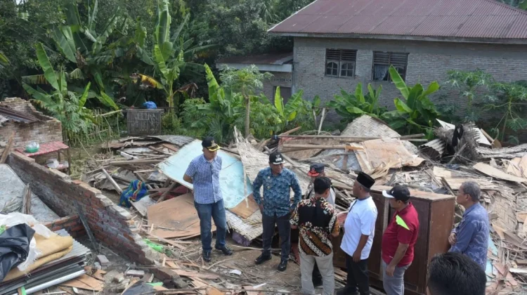 Pemkab Salurkan Bantuan Korban Puting Beliung di Patumbak