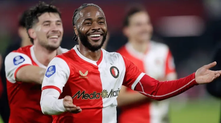 Kecelakaan Mobil, Raheem Sterling Terpaksa Berurusan dengan Kepolisian