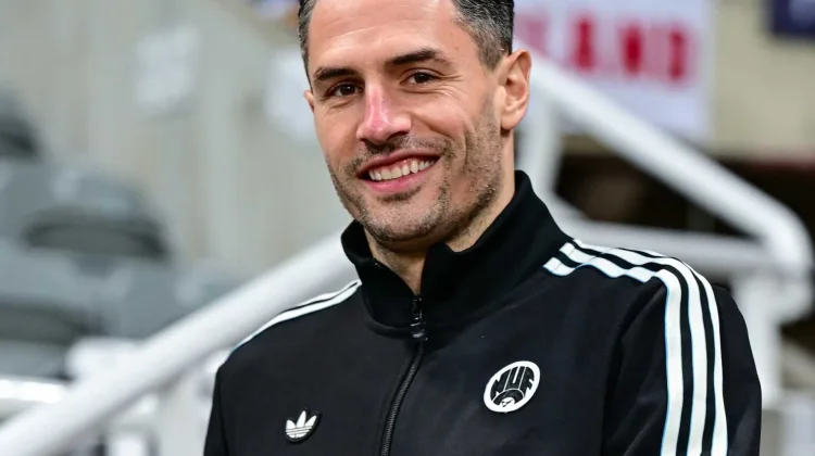 Fabian Schär Memperpanjang Masa Tinggalnya di Newcastle United
