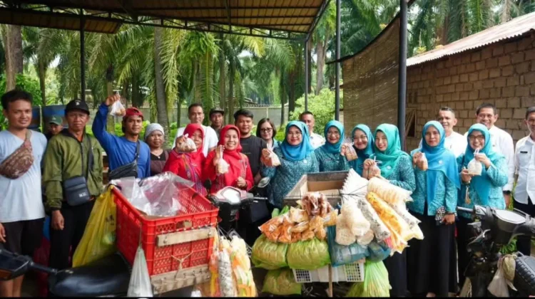 Ketua TP PKK Kota Binjai Tinjau Monitoring Lomba UP2K Kelurahan Sukamaju