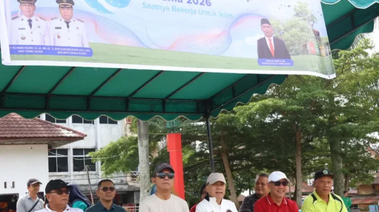 Pemkab Tapsel Ajak ASN Jadi Pelopor Kebersihan Lingkungan