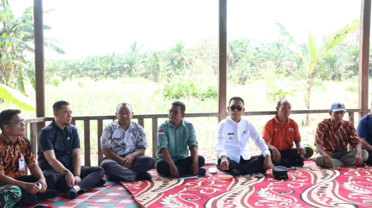 Gus Irawan Serahkan Bantuan Pertanian dan Dorong Optimalisasi Lahan Produktif