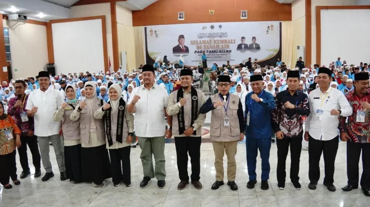 Ketua PPIH dan Bupati Batu Bara Sambut Kepulangan Jemaah Haji Kloter 04