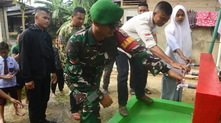 Sumur Bor Bantuan Presiden Prabowo Rampung, Warga Saombo Kini Nikmati Air Bersih