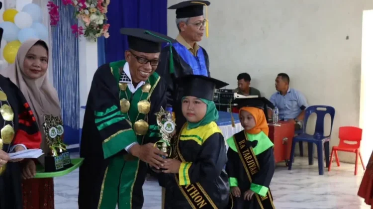 Asisten Administrasi Umum Setdako Binjai Tekankan Pentingnya Peran Orang Tua