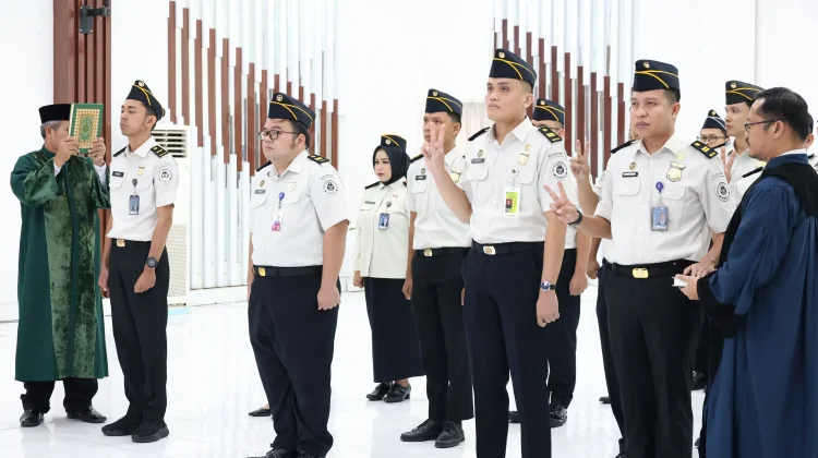Lantik 17 Pejabat Fungsional dan 3 PNS, Kakanwil Imigrasi Sumut: Jaga Kepercayaan