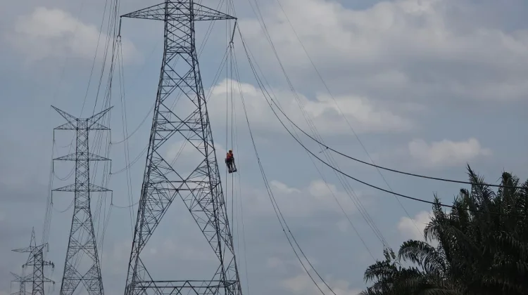 PLN Pulihkan Sistem Kelistrikan Sumatera Utara 72 Jam Lebih Cepat dari Estimasi