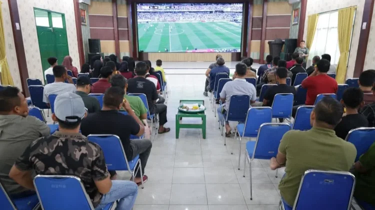 Kodim 0208 Asahan Gelar Nobar Piala Dunia Bersama Masyarakat