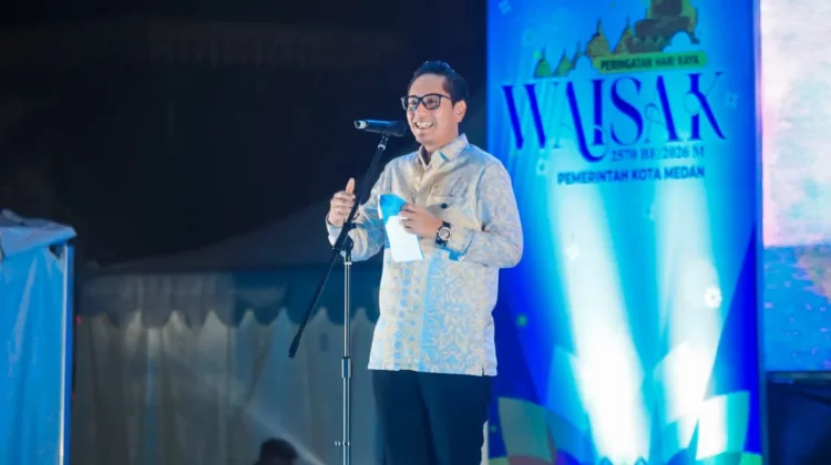 Rico Ajak Warga Medan Rawat Harmoni dan Tebar Kedamaian Momentum Perayaan Waisak