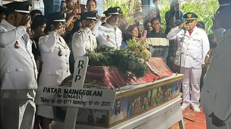 Camat Sumbul Pimpin Upacara Pemberangkatan Jenazah Kepala Desa Pegagan Julu III