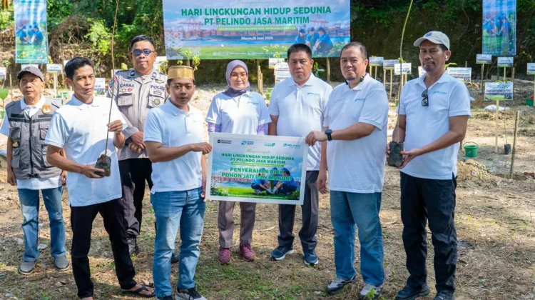 Pelindo Jasa Maritim Tanam 2.500 Pohon Keras di Maros