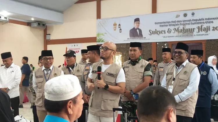 Wamen Haji dan Umrah Sambut Kloter 16 Debarkasi Medan